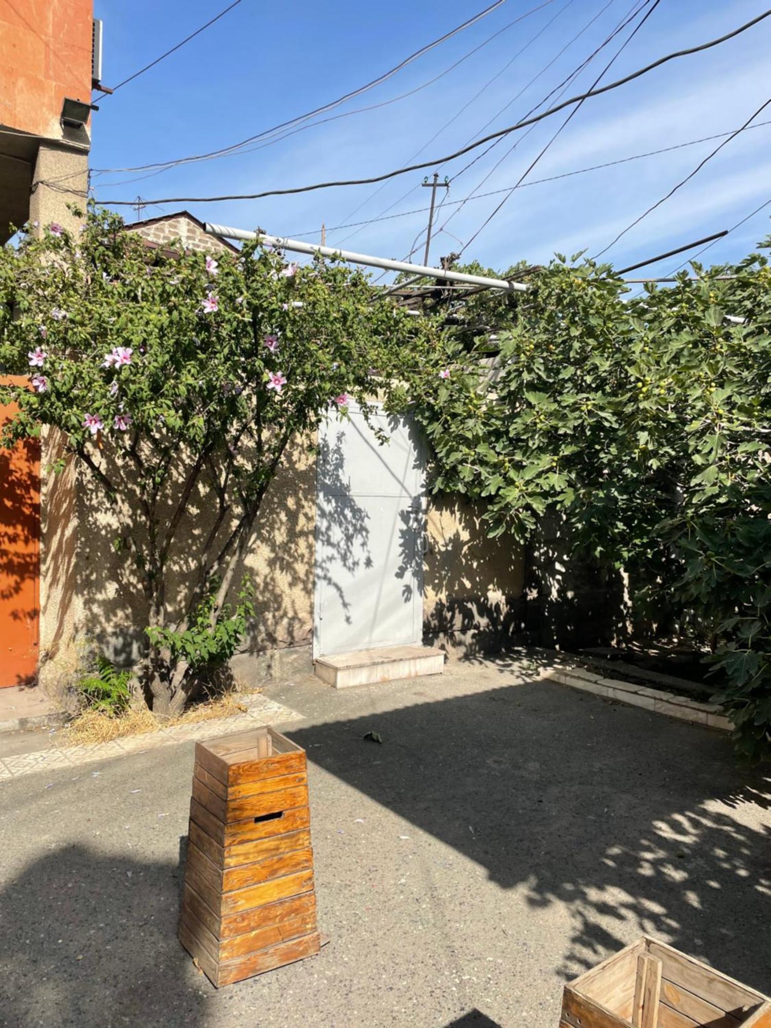 Apartment In The City Center With The Garden Yerevan Bagian luar foto